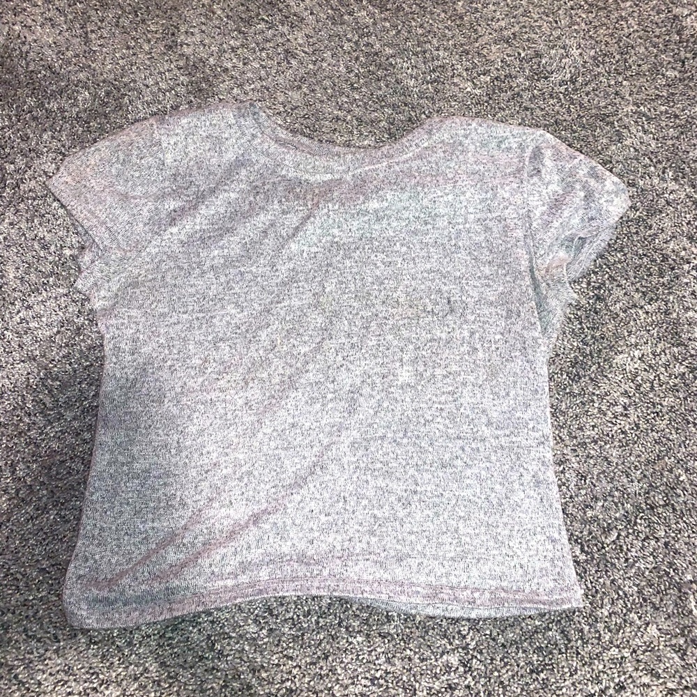 gray crop top